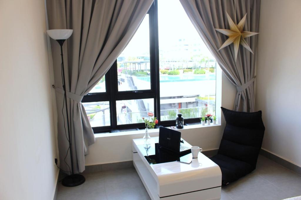 Cyberjaya 1-Bedroom Soho with Pool-Gym-Wifi photo