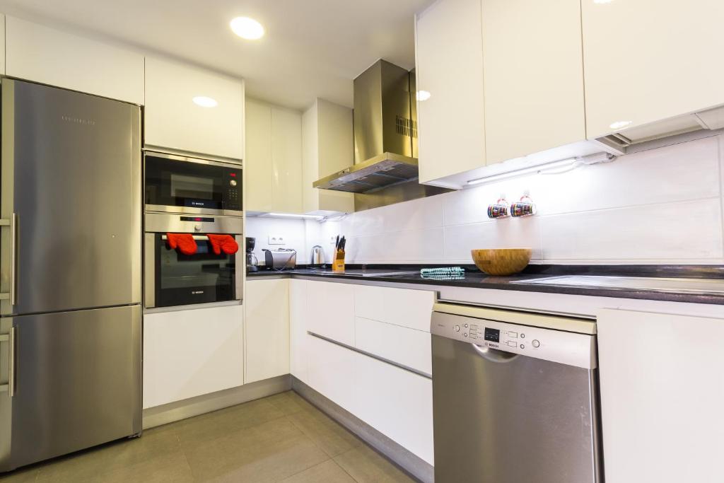 Canteras Luxury Beach Apartments - 5