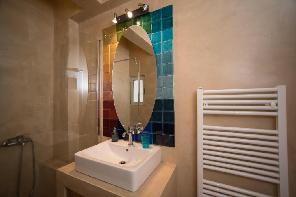 2 BEDROOM APARTMENT AT THE HISTORICAL CENTER, VIEW TO ACROPOLIS photo