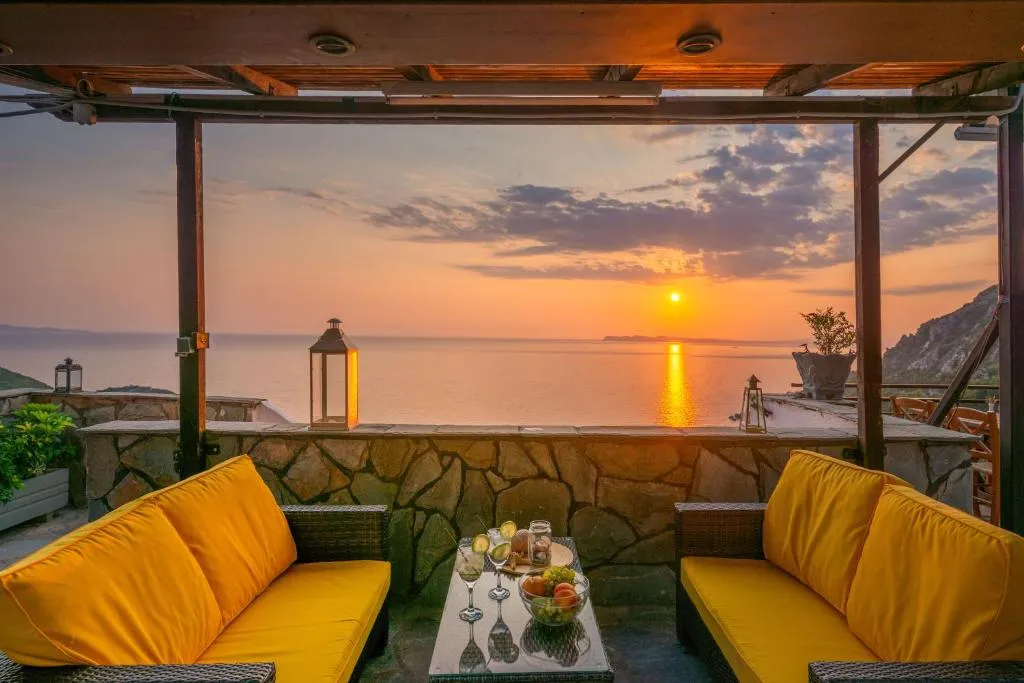 Arilla Beach Hotel, מלון בפרדיקה