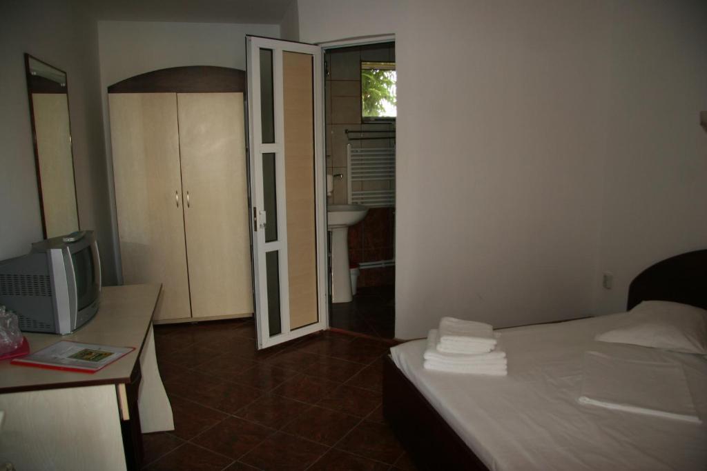 Hotel Laguna photo