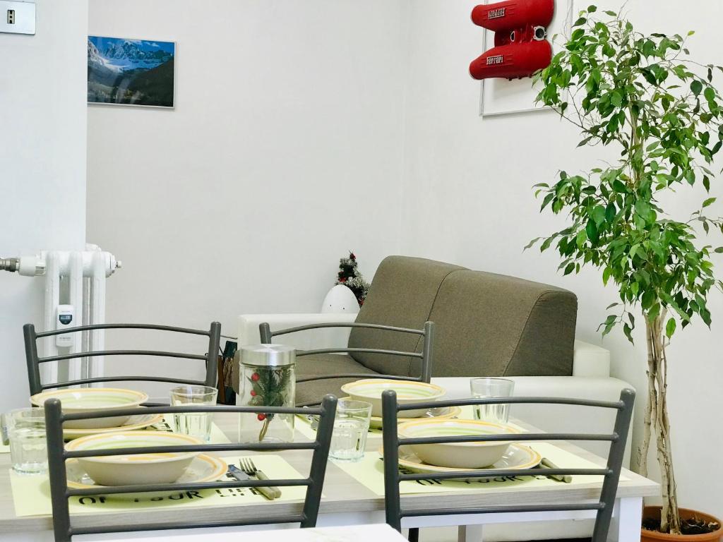 Spacious apartment near Centrale-Loreto-Duomo - 5