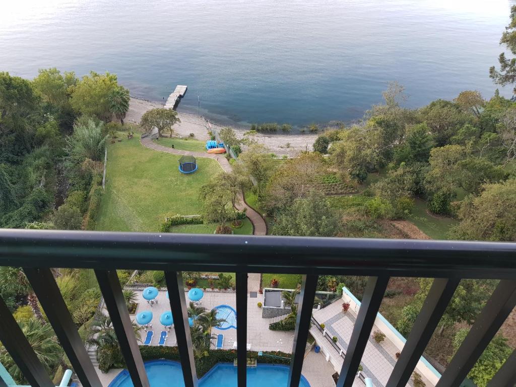 Sky view Atitlan lake suites ,una inmejorable vista apto privado dentro del lujoso hotel photo