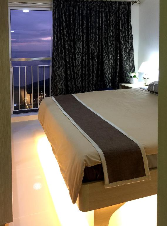 Wind Residences Tower 4 18th Floor — Hotel in Tagaytay