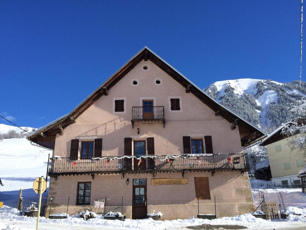 appartement gentiane 4personnes dans gite "la maison d'augustin" classé 3 étoiles,la tour,73530 st jean d'arves - 3