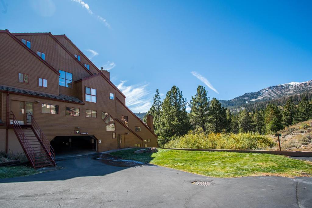 Aspen Creek by 101 Great Escapes photo