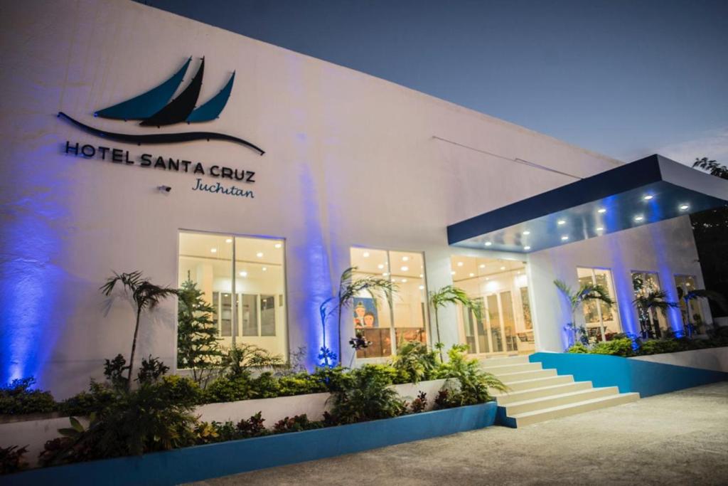 Hotel Santa Cruz Juchitan photo