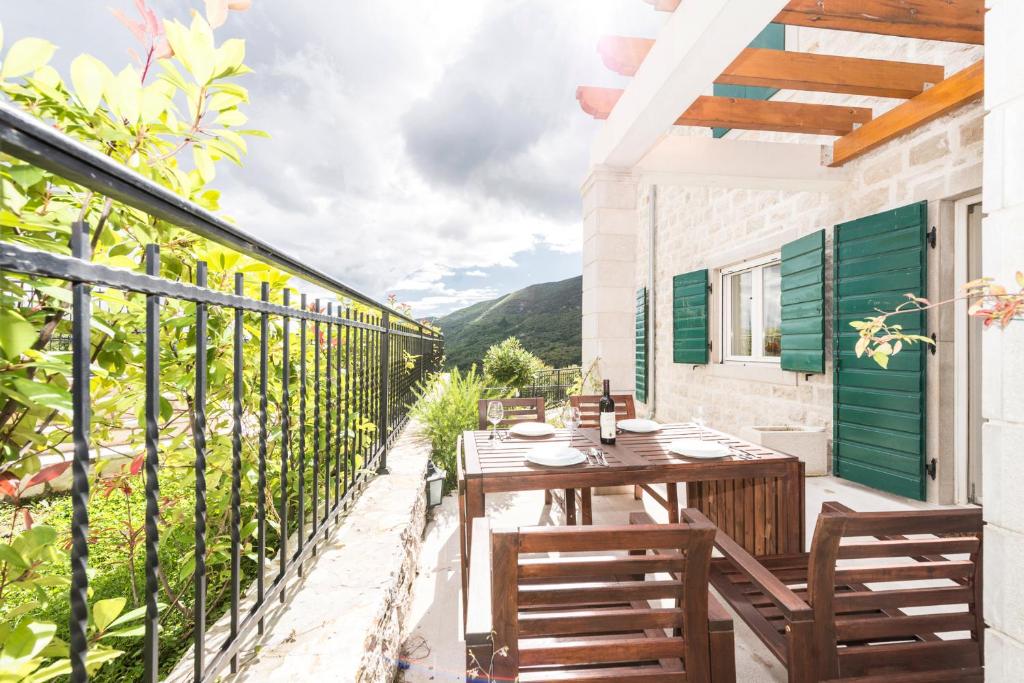 Lavender house with shared pool - 5