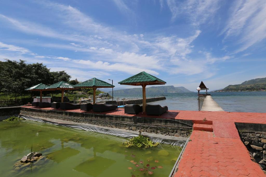 Toba Village Inn