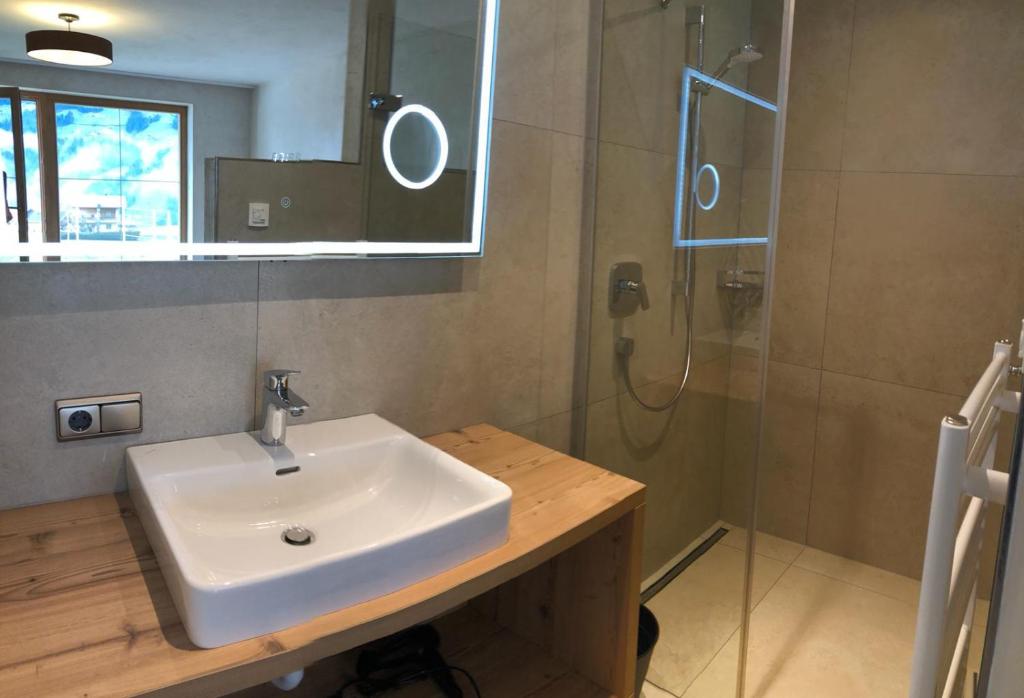 "Chalet Bergzeit" Ferienhaus mit Sauna & Wellness photo