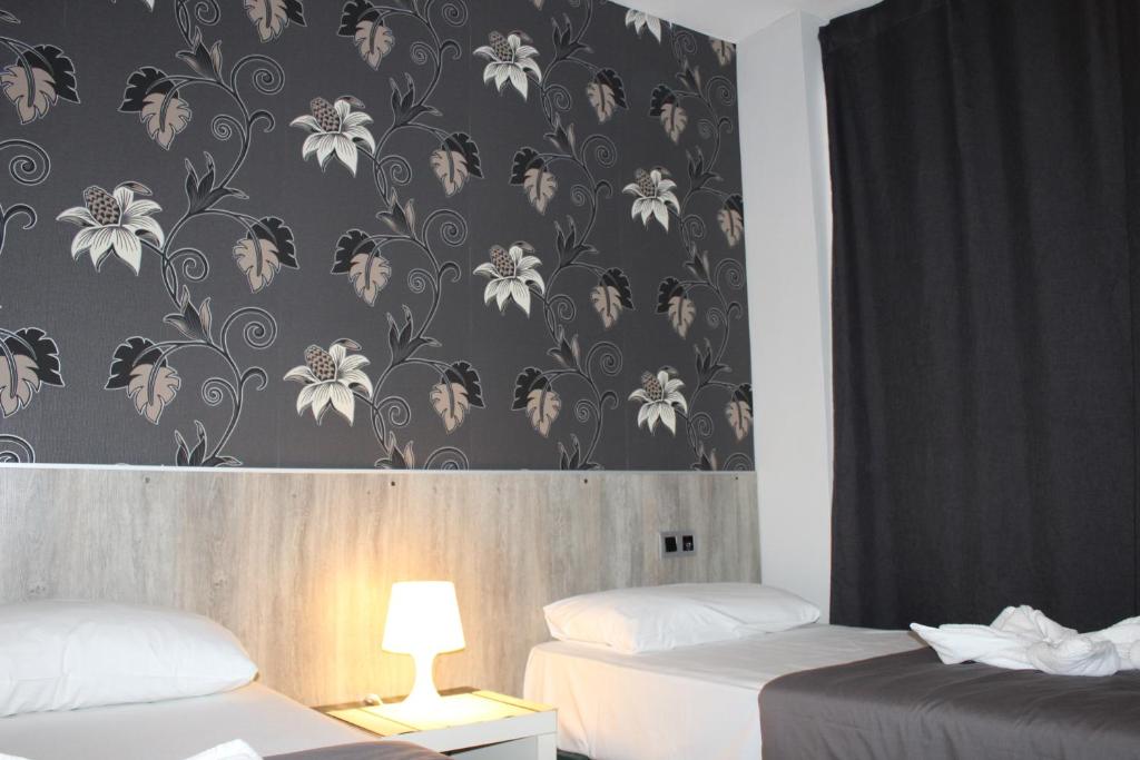 Hostal Bed & Coffee BCN (Hostal BCN Condal)