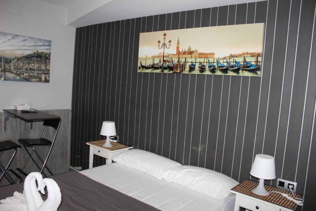 Hostal Bed & Coffee BCN (Hostal BCN Condal)