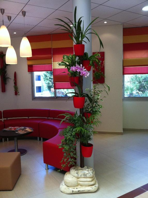 フロント・ロビー