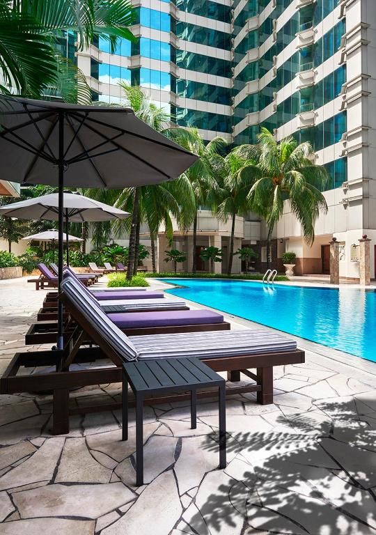 Swimming pool, Pullman Kuala Lumpur City Centre Hotel and Residences Hotel in Kuala Lumpur
