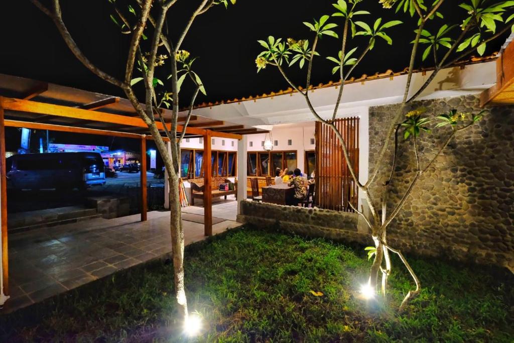 The Nalaya Hotel & Resto photo