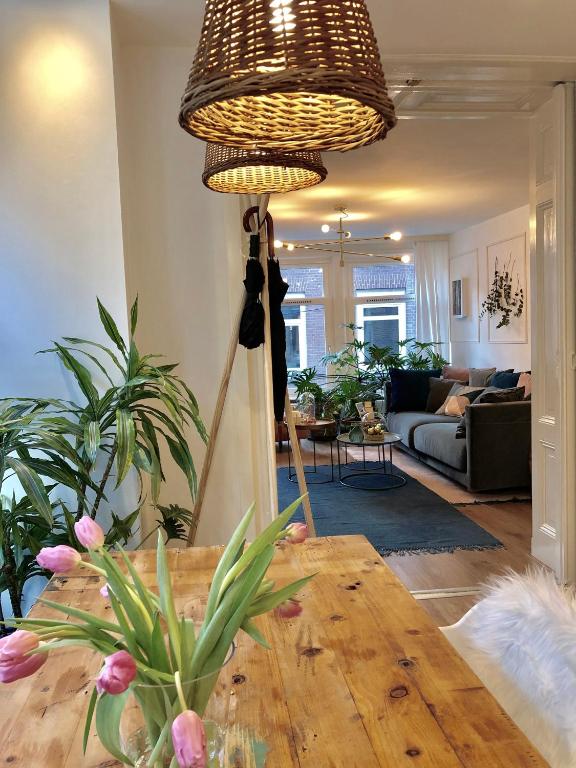 Bee Amsterdam - central apartment in the trendy Jordaan — Hotel in Amsterdam