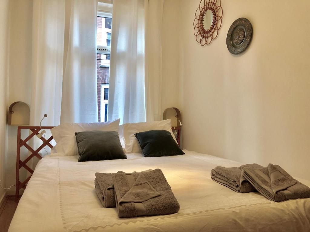 Bee Amsterdam - central apartment in the trendy Jordaan photo