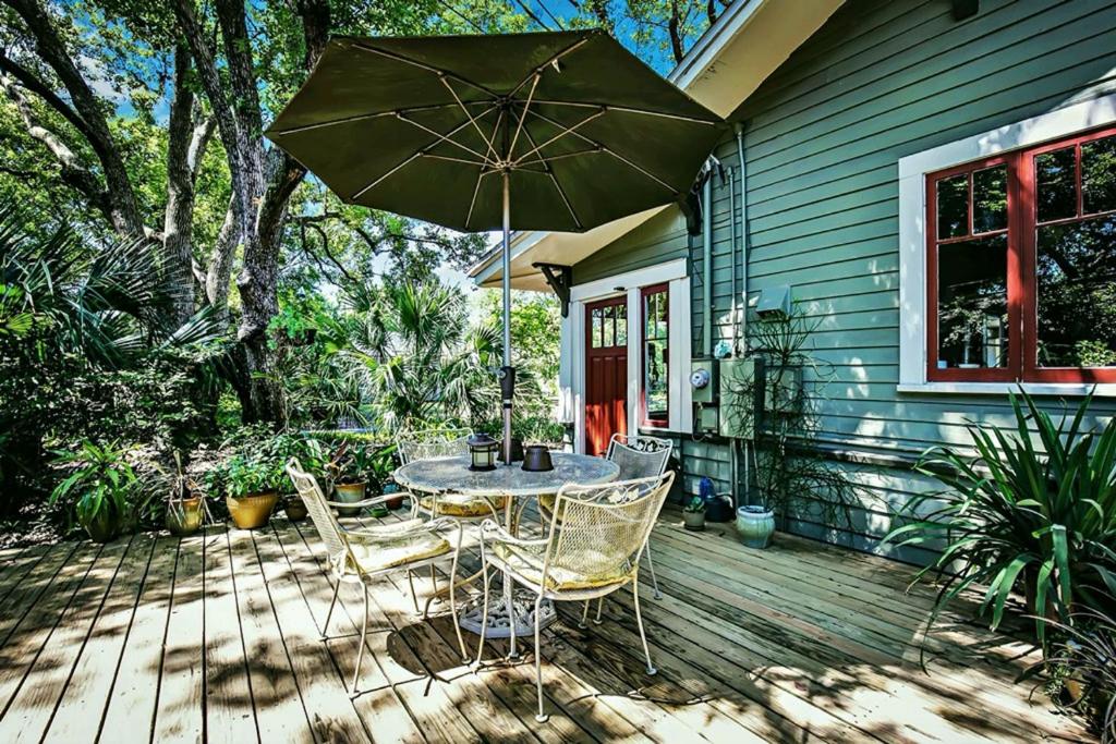EREHWON RETREAT Private ELEGANT LIVING photo
