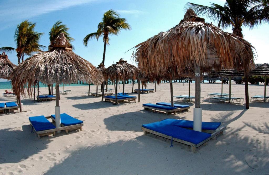 Newport Beachside Hotel & Resort Photo 1