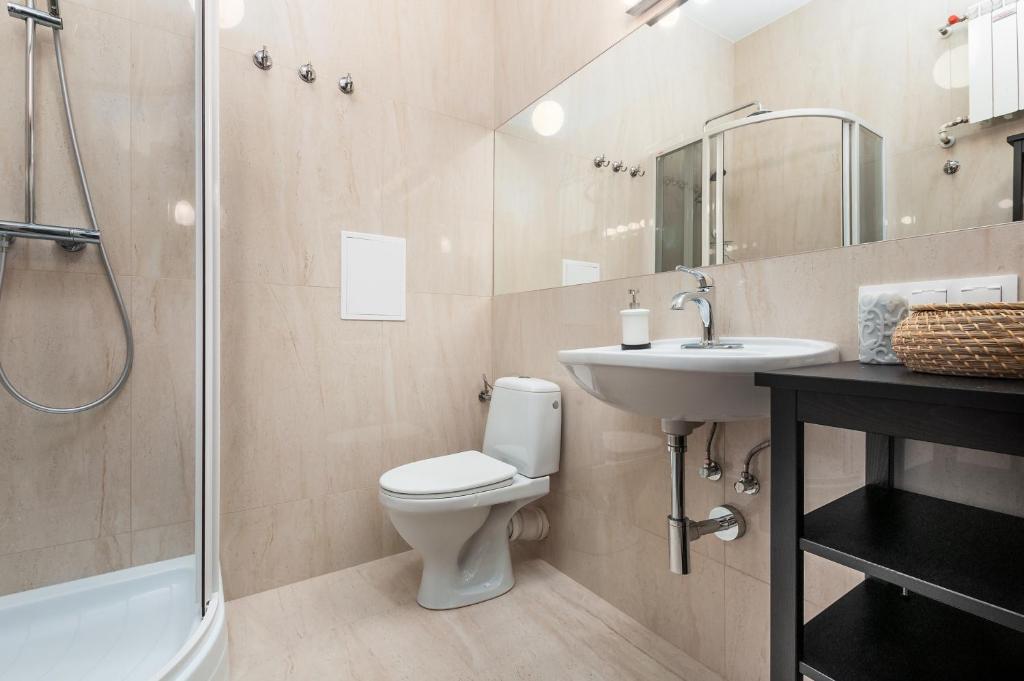 Nowy Swiat Cozy Apartment Warsaw by Renters photo