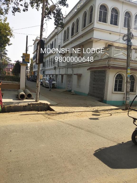 Moonshine Lodge photo
