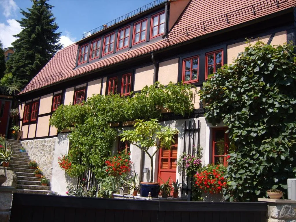Winzerhaus Rissweg 15, Hotel in Dresden