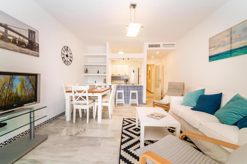Well-located 3BDR Apartment in Fuengirola - 2