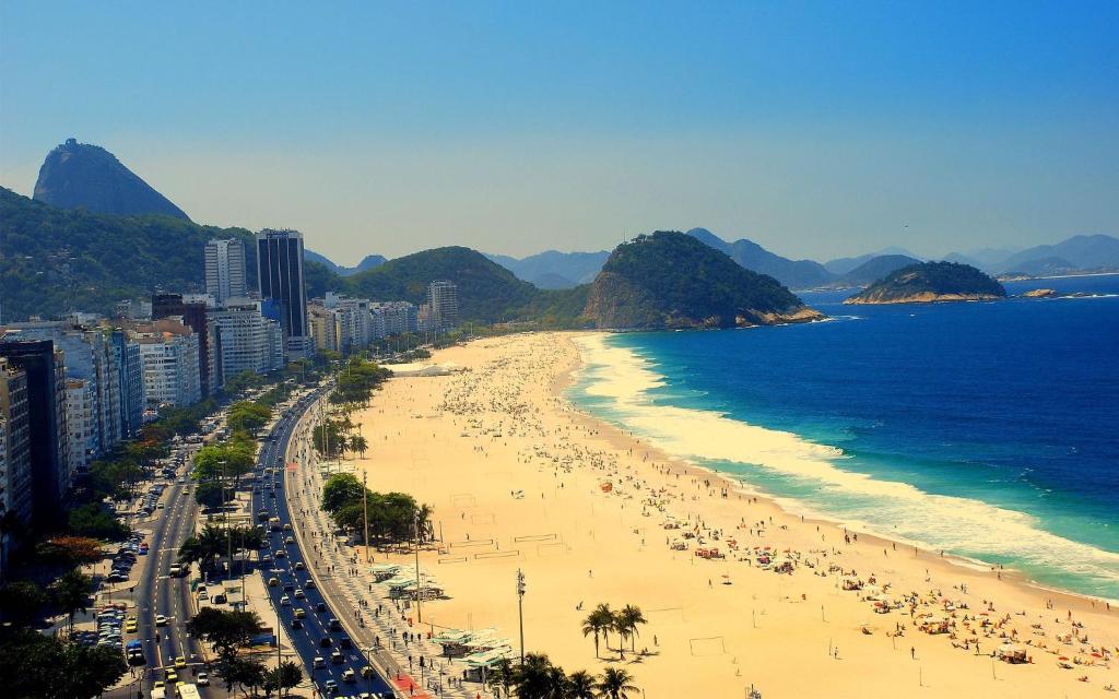 Copacabana apartment with a living room and 2 sleeping rooms — Hotel in Rio De Janeiro
