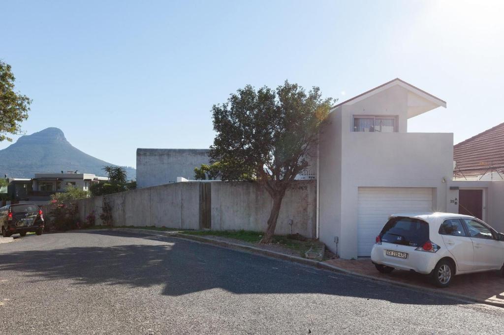 20 belladonna avenue Vredehoek Cape town photo
