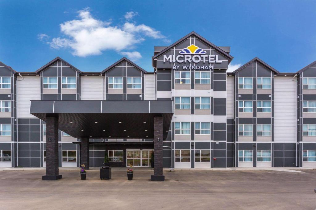 Microtel Inn & Suites by Wyndham Whitecourt, Whitecourt