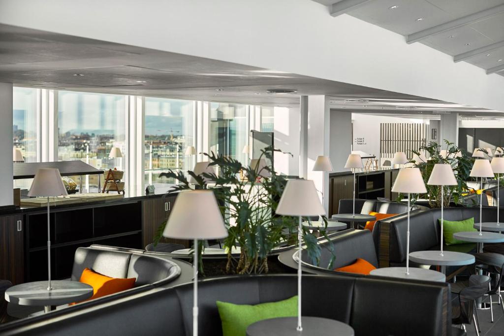 Shared lounge/TV area