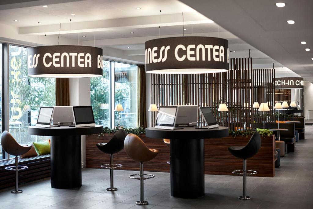 Shared lounge/TV area