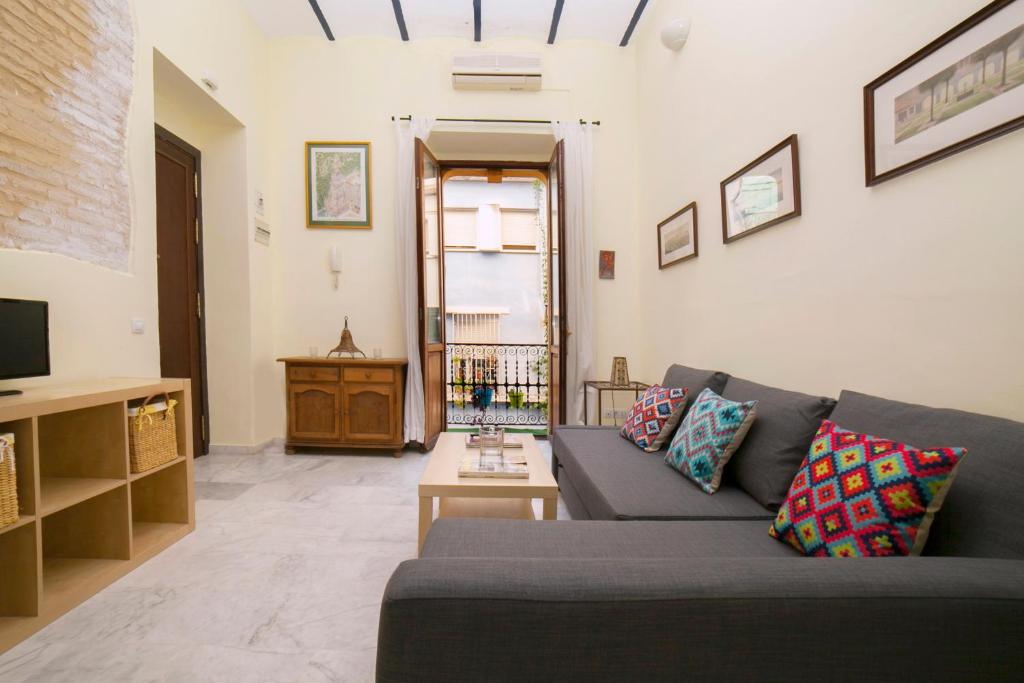 AlohaMundi Valvanera — Hotel in Seville