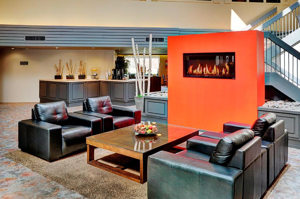 Travelway Inn Sudbury photo