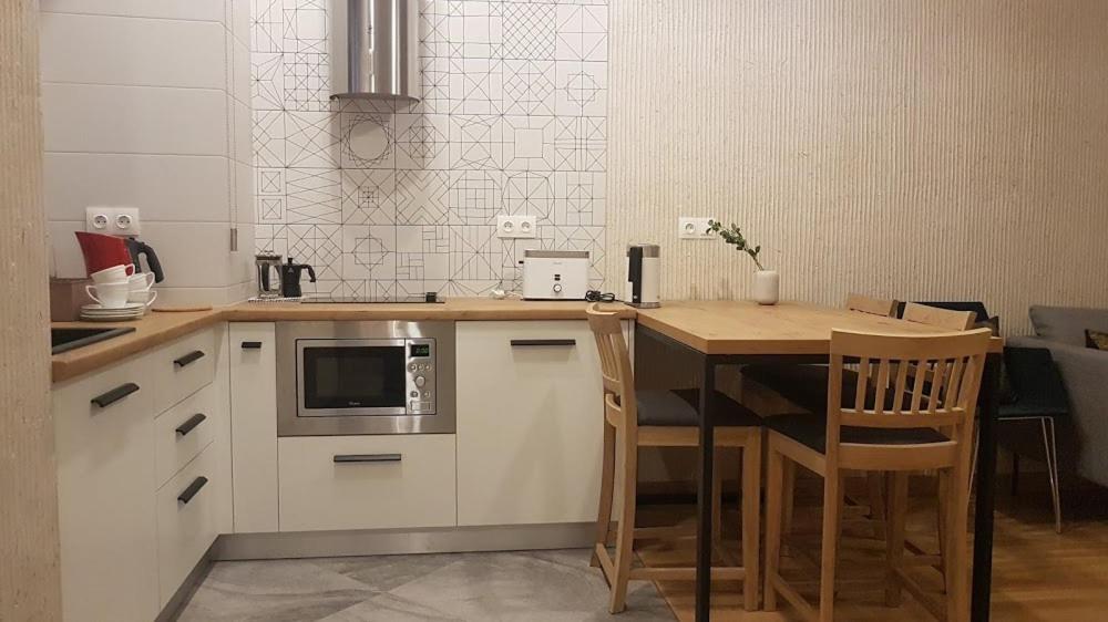 LVIV WALL STREET APT — Hotel in Lviv