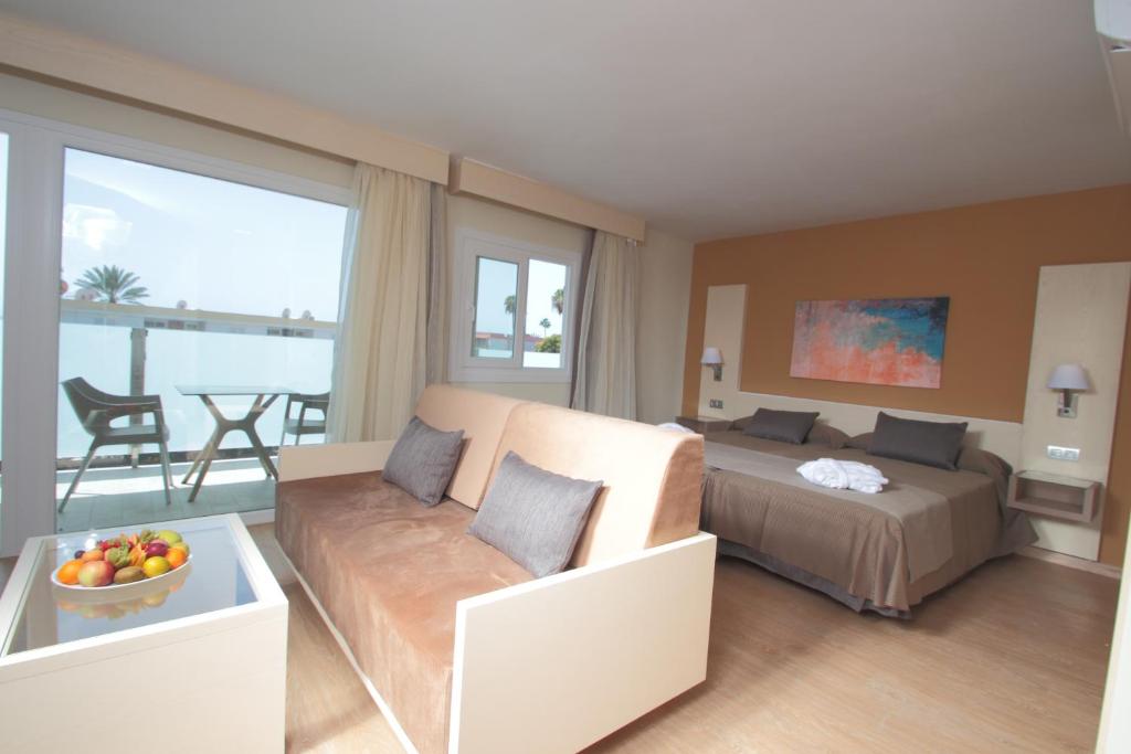 HL Suite Nardos - Only Adults — Hotel rooms in Playa del Ingles, Canary Islands