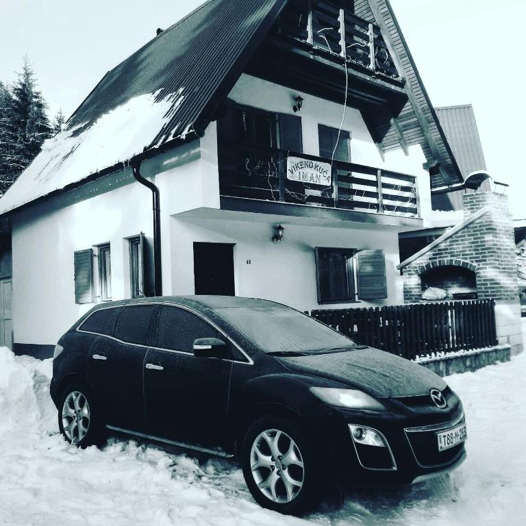 Vikend Kuca Iman — Hotel in Šišava