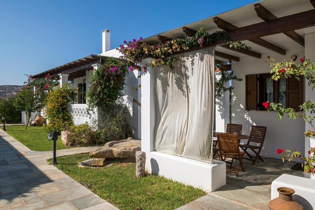 Anemonisia Deluxe Apartments — Hotel in Skyros