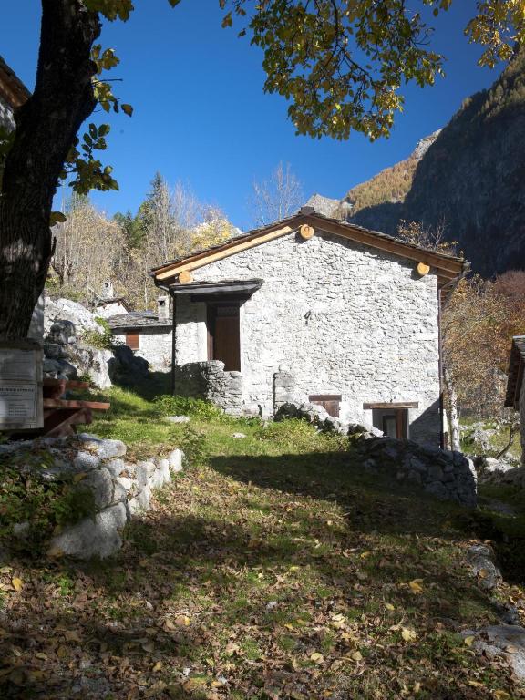 Baite La Pedruscia — Hotel in Val Masino