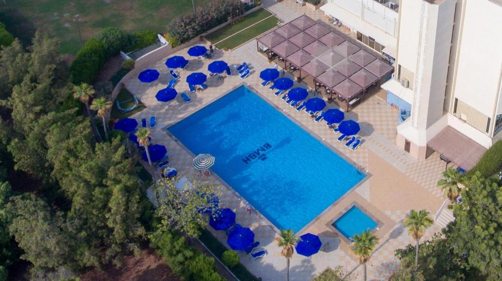 BM Beach Hotel — Swimming pool in Ras al Khaimah