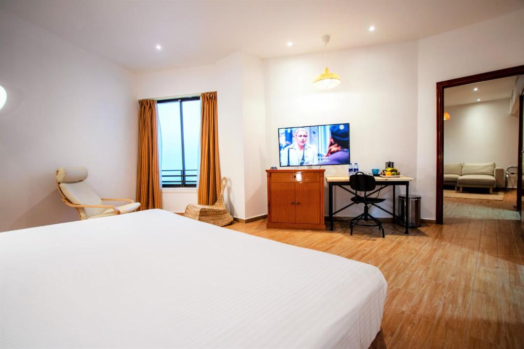 BM Beach Hotel — Hotel rooms in Ras al Khaimah