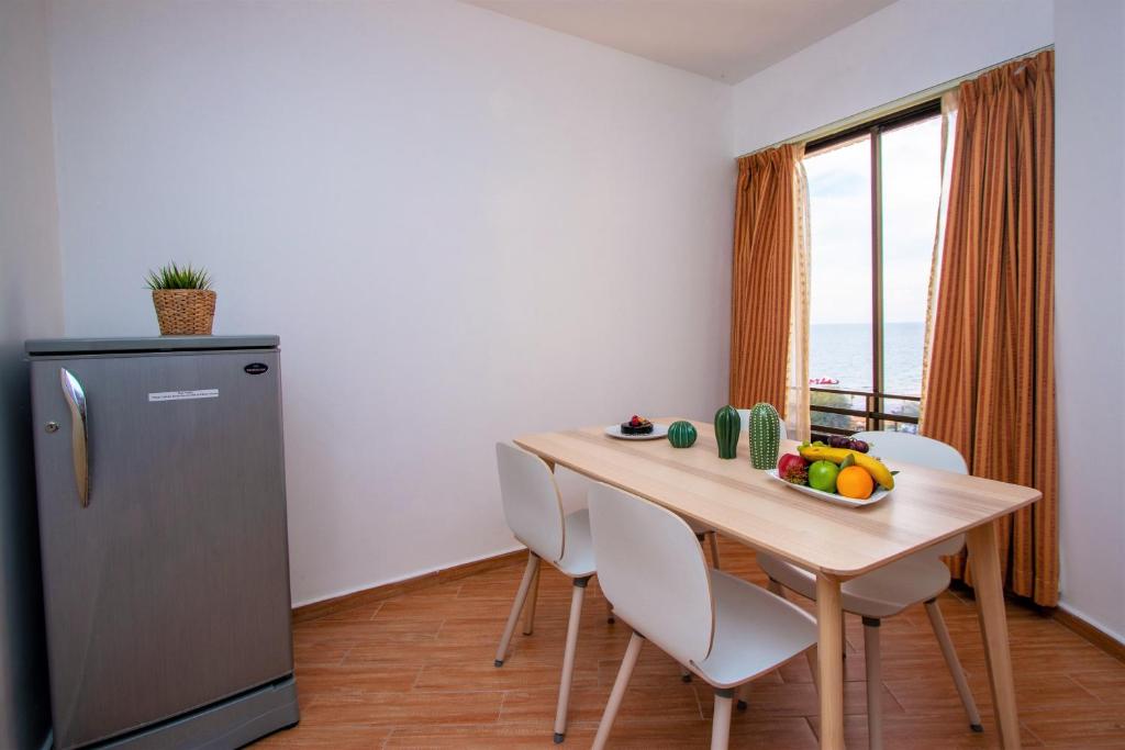 BM Beach Hotel — Hotel rooms in Ras al Khaimah