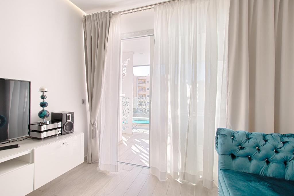 LUX APARTMENT OCEAN GARDEN - PLAYA PARAISO - 2 Bedrooms, 2 Bathrooms, Big Terrace - 4