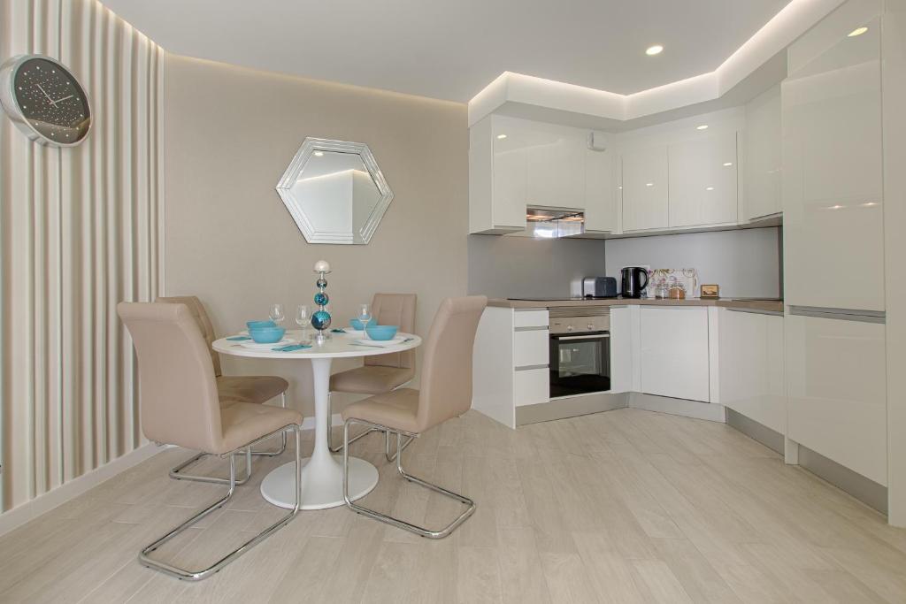 LUX APARTMENT OCEAN GARDEN - PLAYA PARAISO - 2 Bedrooms, 2 Bathrooms, Big Terrace - 5