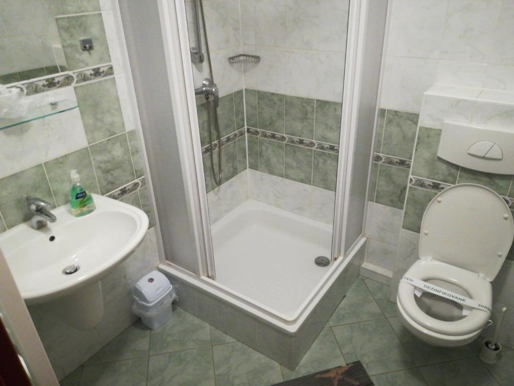 Zuhanyzó