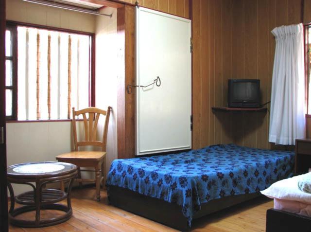 Twin Room, Minshuku Rakutenya in Ishigaki