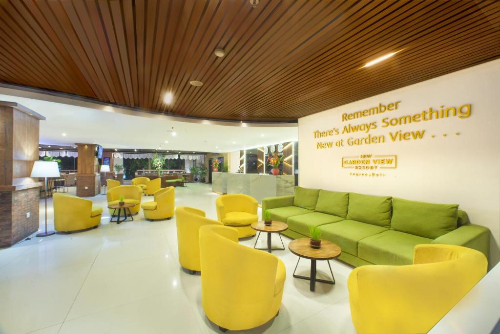 Shared lounge/TV area