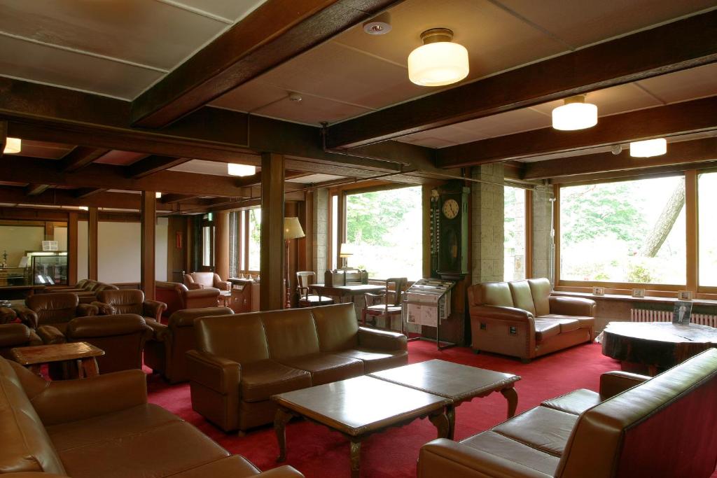 ห้องส่วนกลางสำหรับนั่งเล่น/ดูทีวี