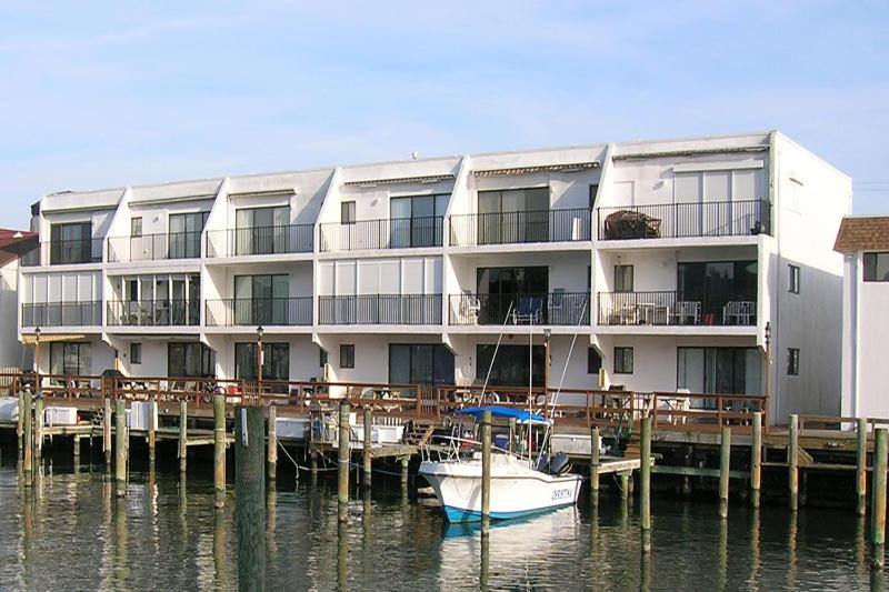 Mariner's Wharf 105