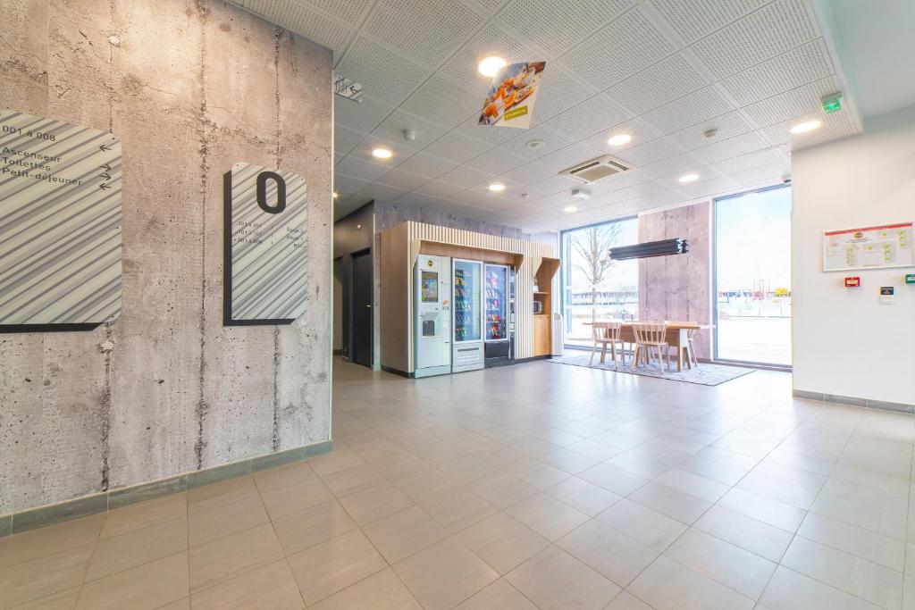 B&B HOTEL Reims Bezannes photo